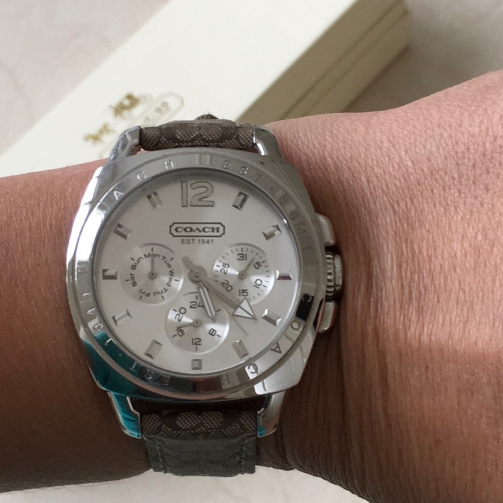Coach Watch - Picture 2 of 8